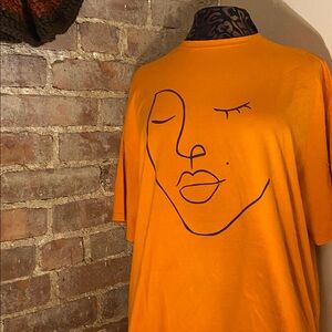 Oversized Line Art Face Graphic Tee 🎨